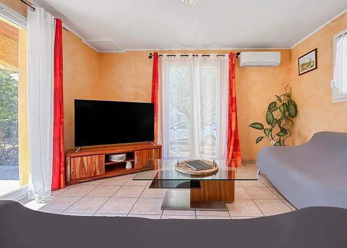 Villa Avec Piscine Proche Nimes