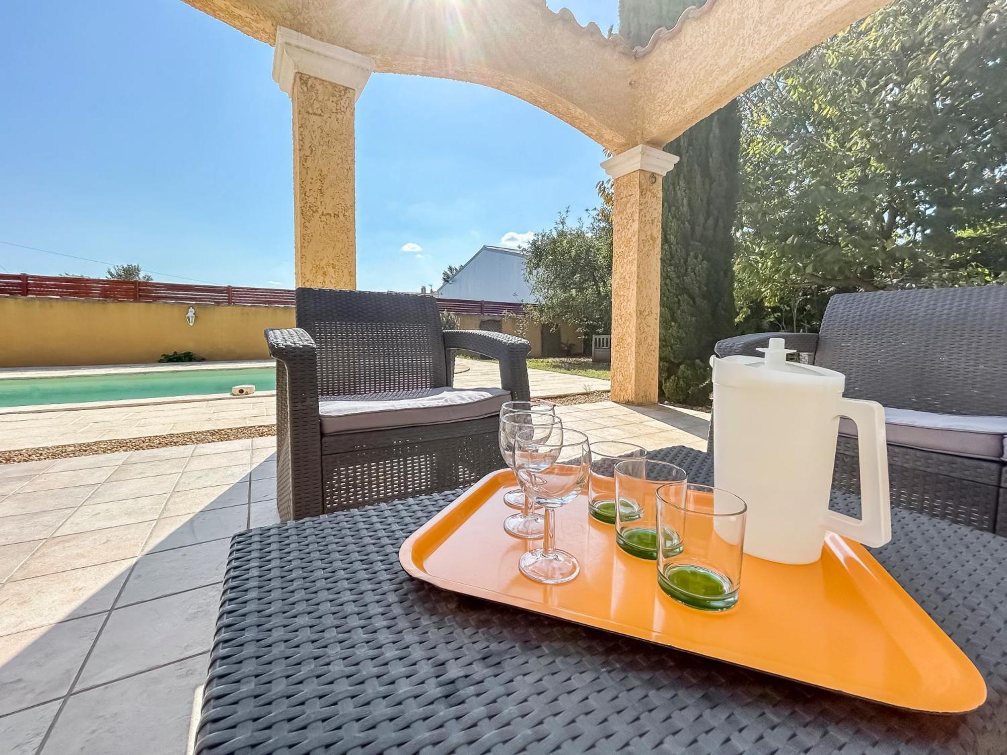 Villa Avec Piscine Proche Nimes Redessan